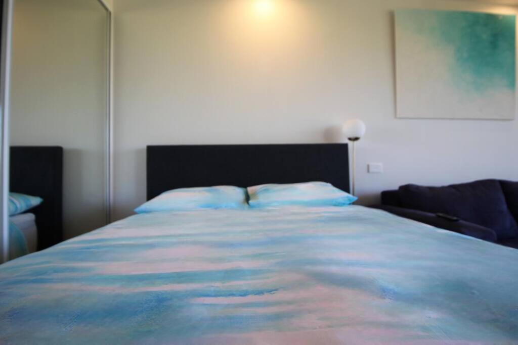 Stylish With Rooftop Pool, Minutes From And Anu Apartment Canberra